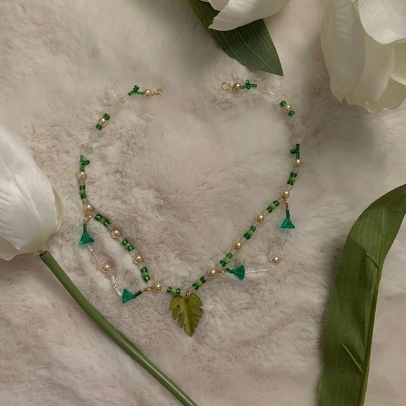 🌿⭐️ Lily of the valley choker necklace ⭐️🌿 - Picture 1 of 2